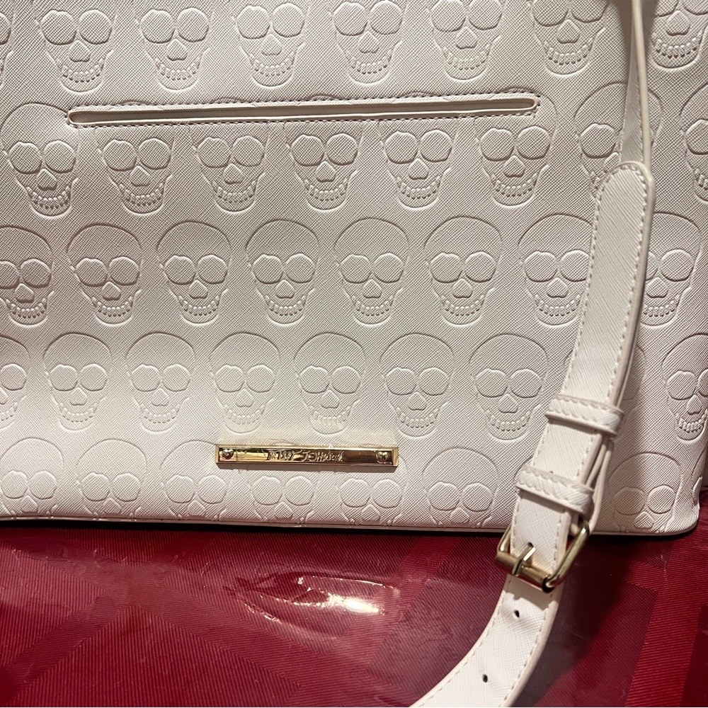 White Skull Embossed Handbag - Picture 3 of 13